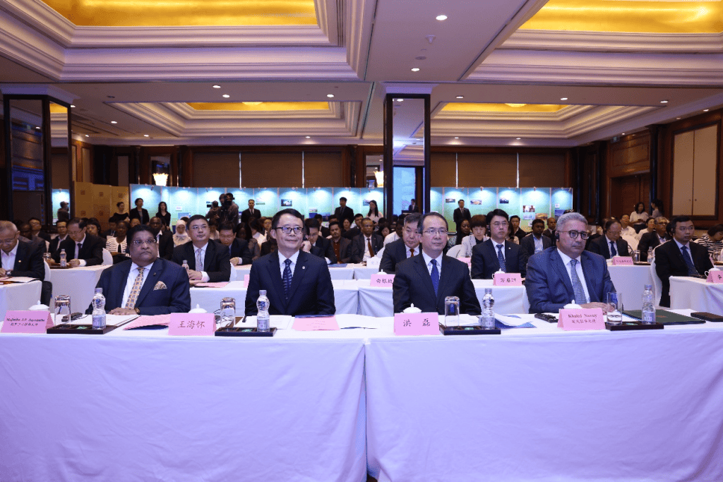 讲述“外国货币上的中国故事”，《世界钱币上的中国印记》主题书刊出版发布