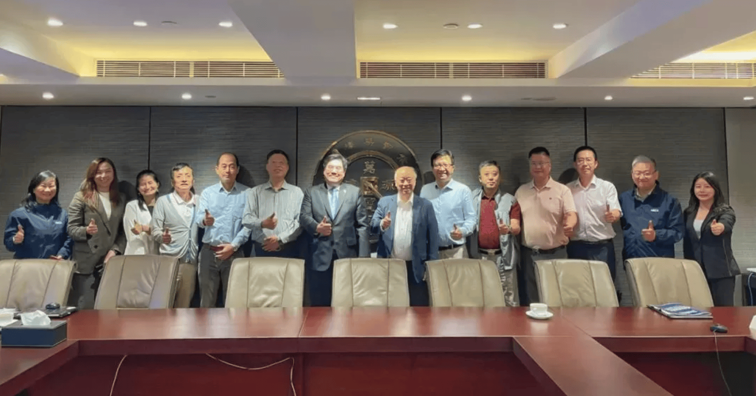 冯志坚率行业专家团与香港黄金交易所共促黄金稳定币全球服务体系