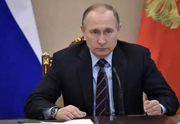 俄方开出的条件，白宫突然同意了！泽连斯基想上桌，必须割让领土