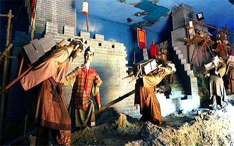 秦始皇修长城花了多少钱换算成人民币吓你一跳