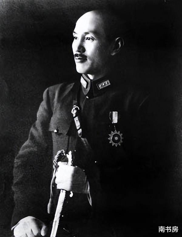 老蒋一年的收入，按照购买力换算成人民币，是多少钱？