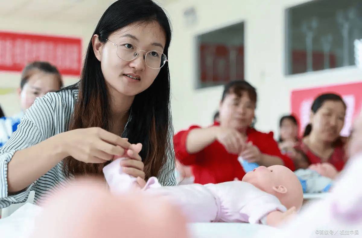 住家月嫂一个月多少钱