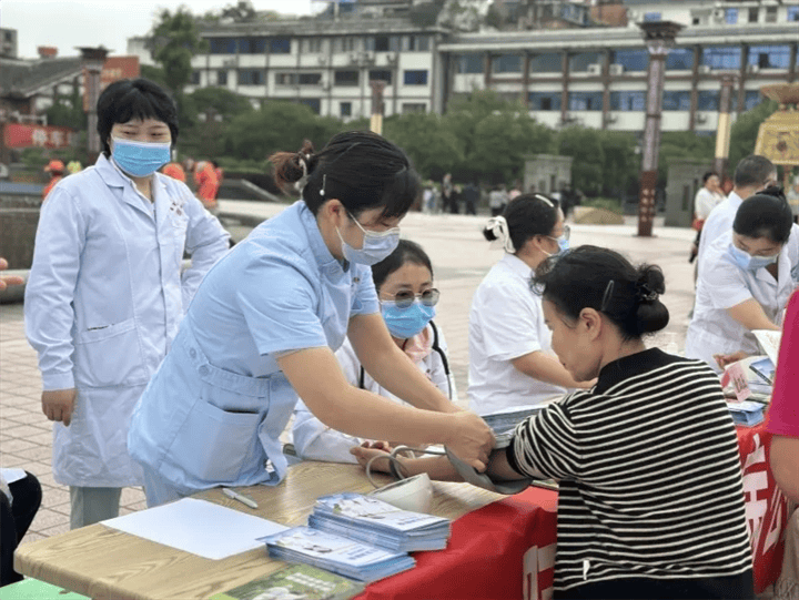 贵州:“1+9+N”一张网 织密“银龄幸福网”