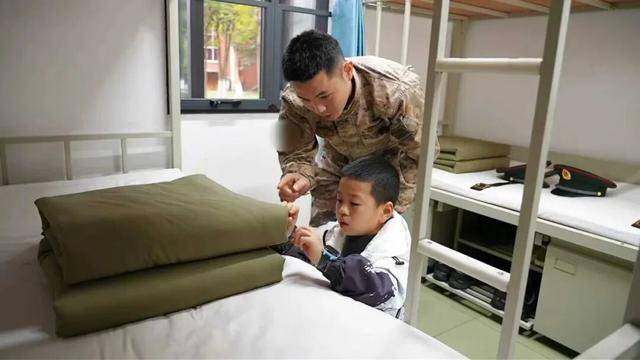 军人为何而战？9岁男孩回答全网刷屏